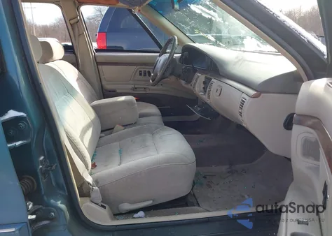 1998 Oldsmobile Eighty-Eight Ls from USA, damaged, VIN 1G3HN52K1W4802204